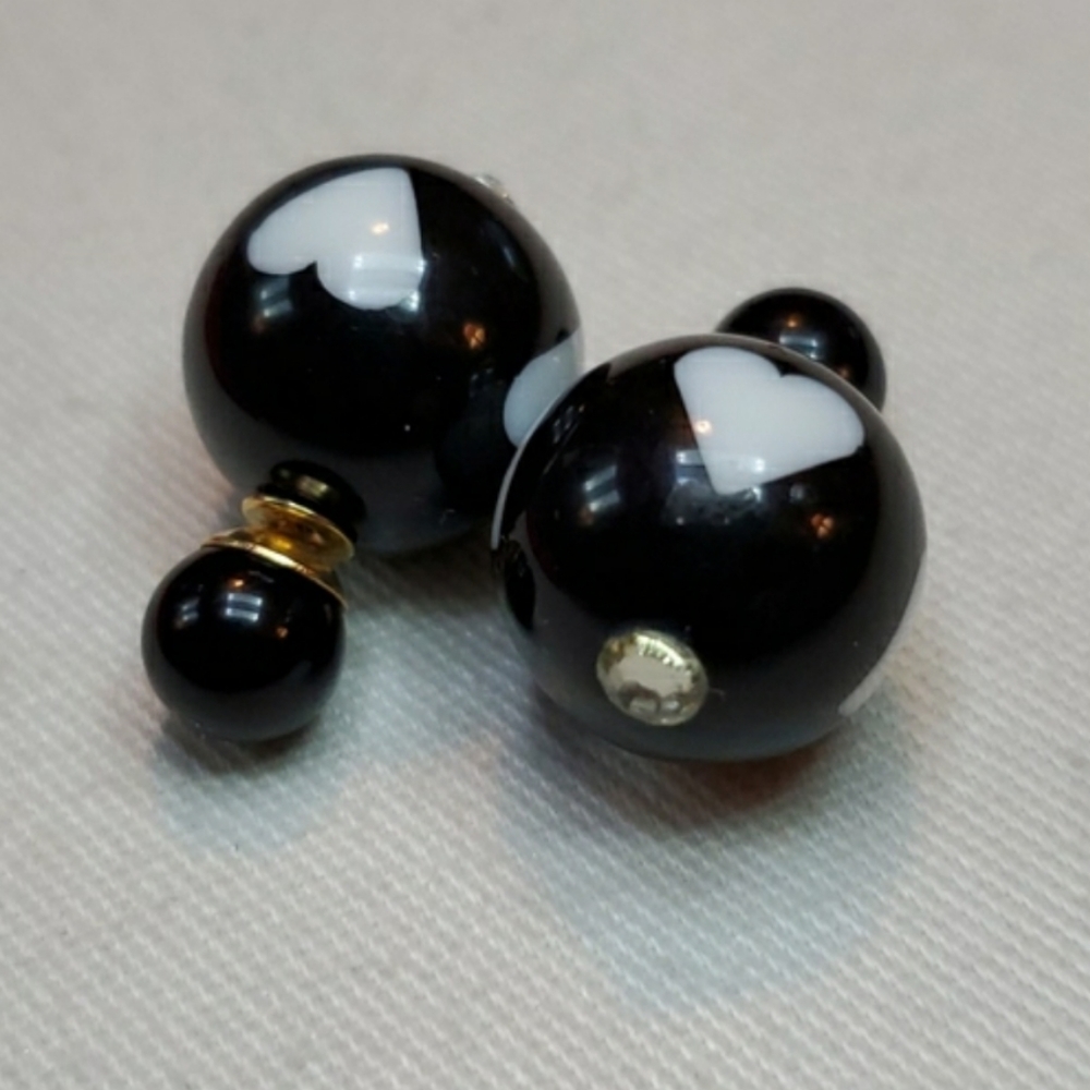 Black Heart Double Sided Earrings - Picture 2 of 5
